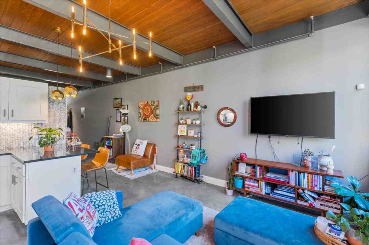 2205 N Lamar Blvd #214 - Photo 6 of 22