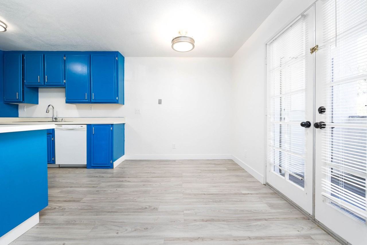 5006 Collwood Way - Photo 3 of 13