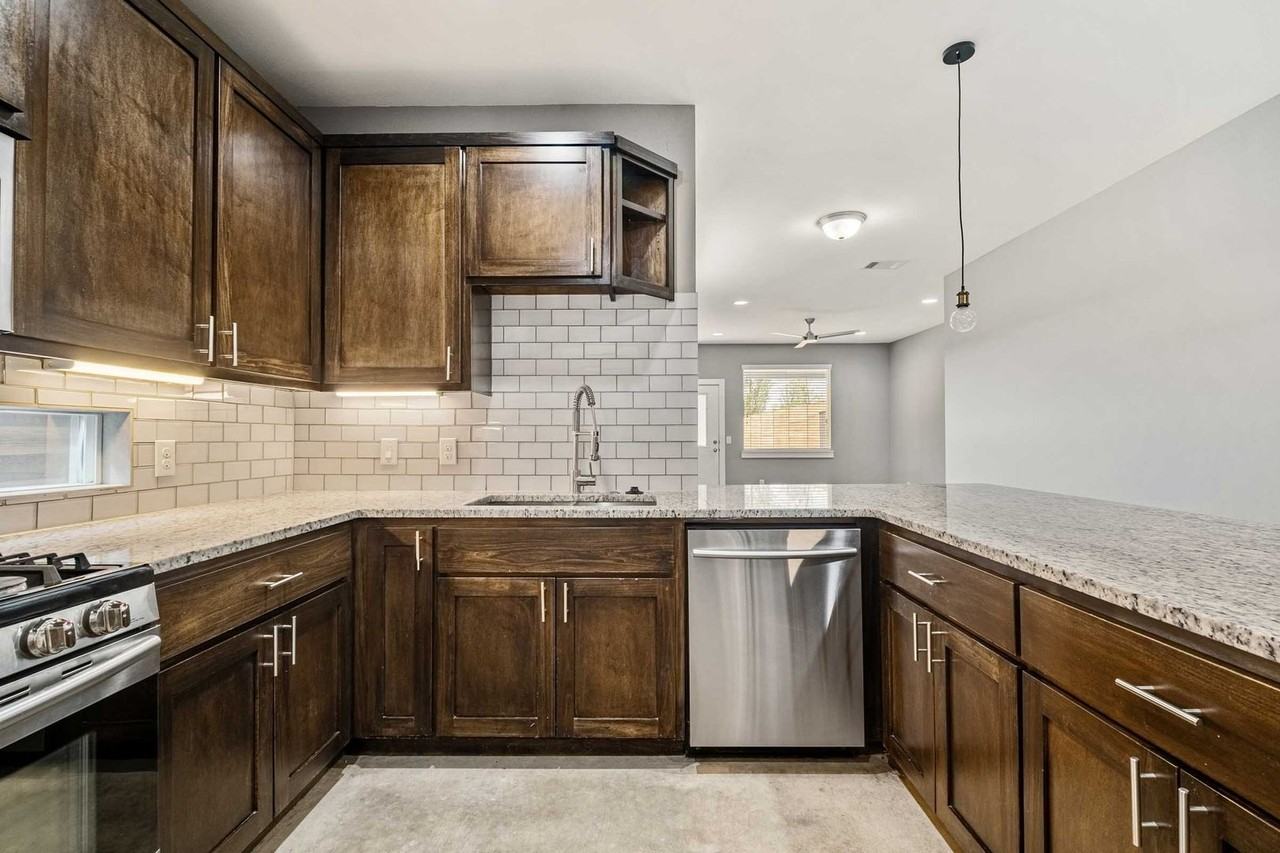 7302 Bennett Ave #A - Photo 6 of 22
