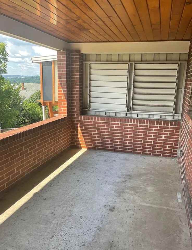 1634 Cedar Ave - Photo 2 of 10