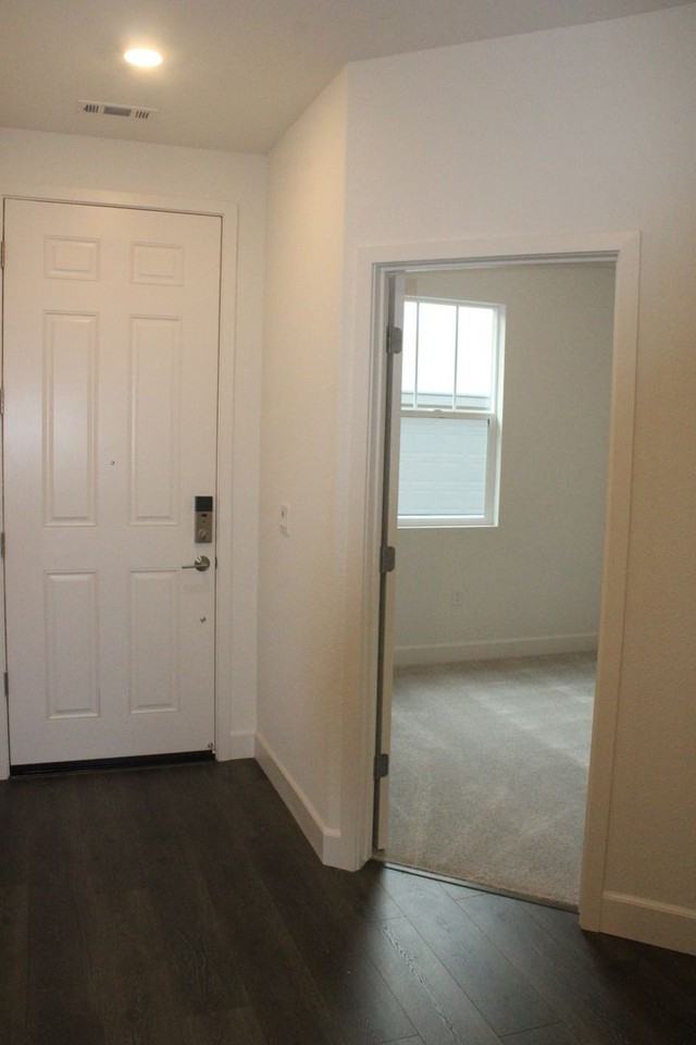 405 Mystic Ln - Photo 3 of 33