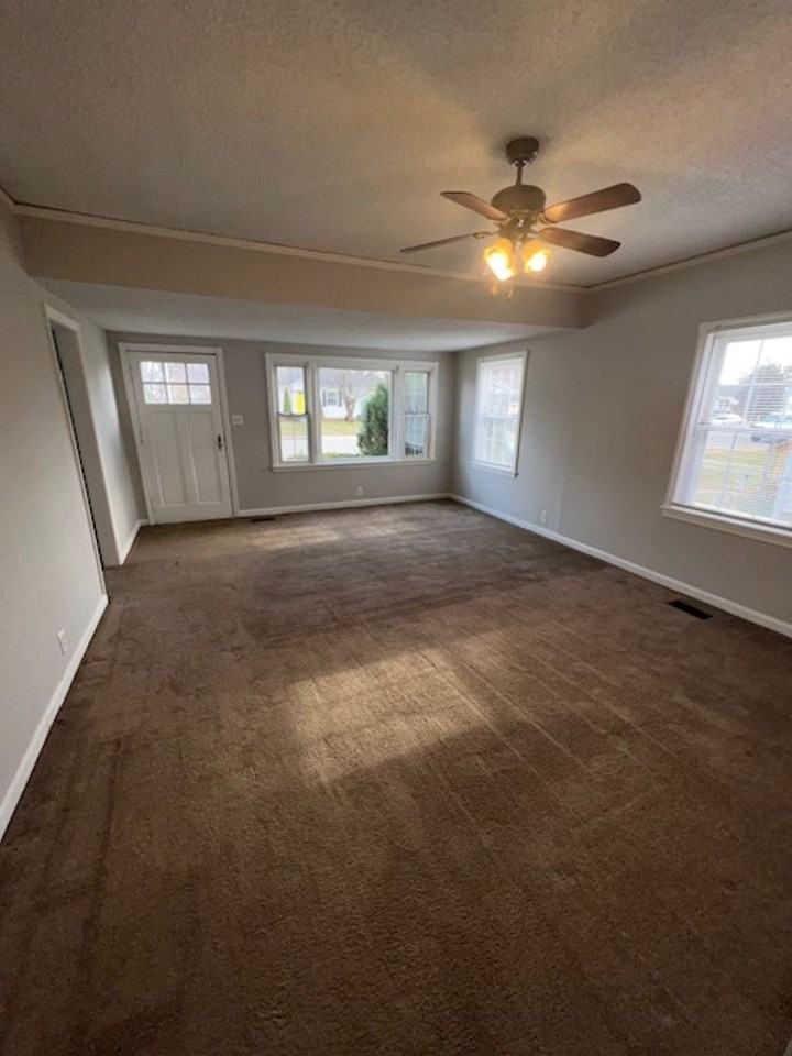 900 Hercules Ave - Photo 3 of 10