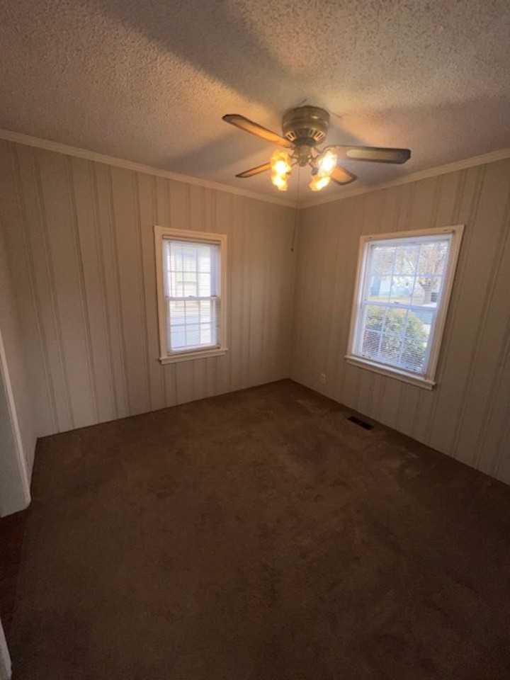 900 Hercules Ave - Photo 6 of 10