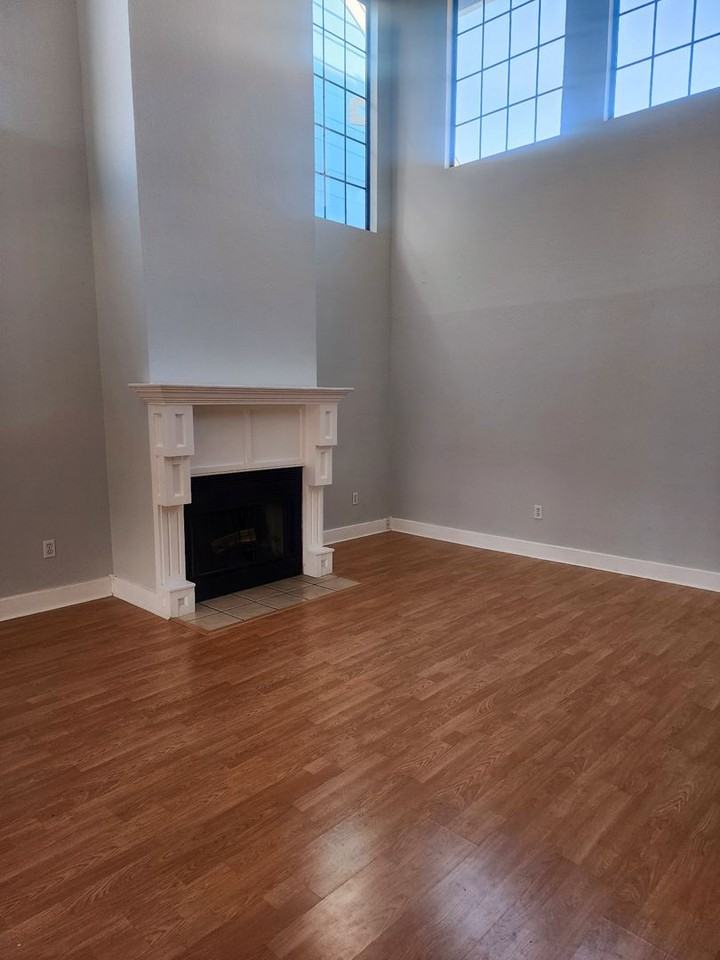12334 Haines Ave Ne - Photo 4 of 11