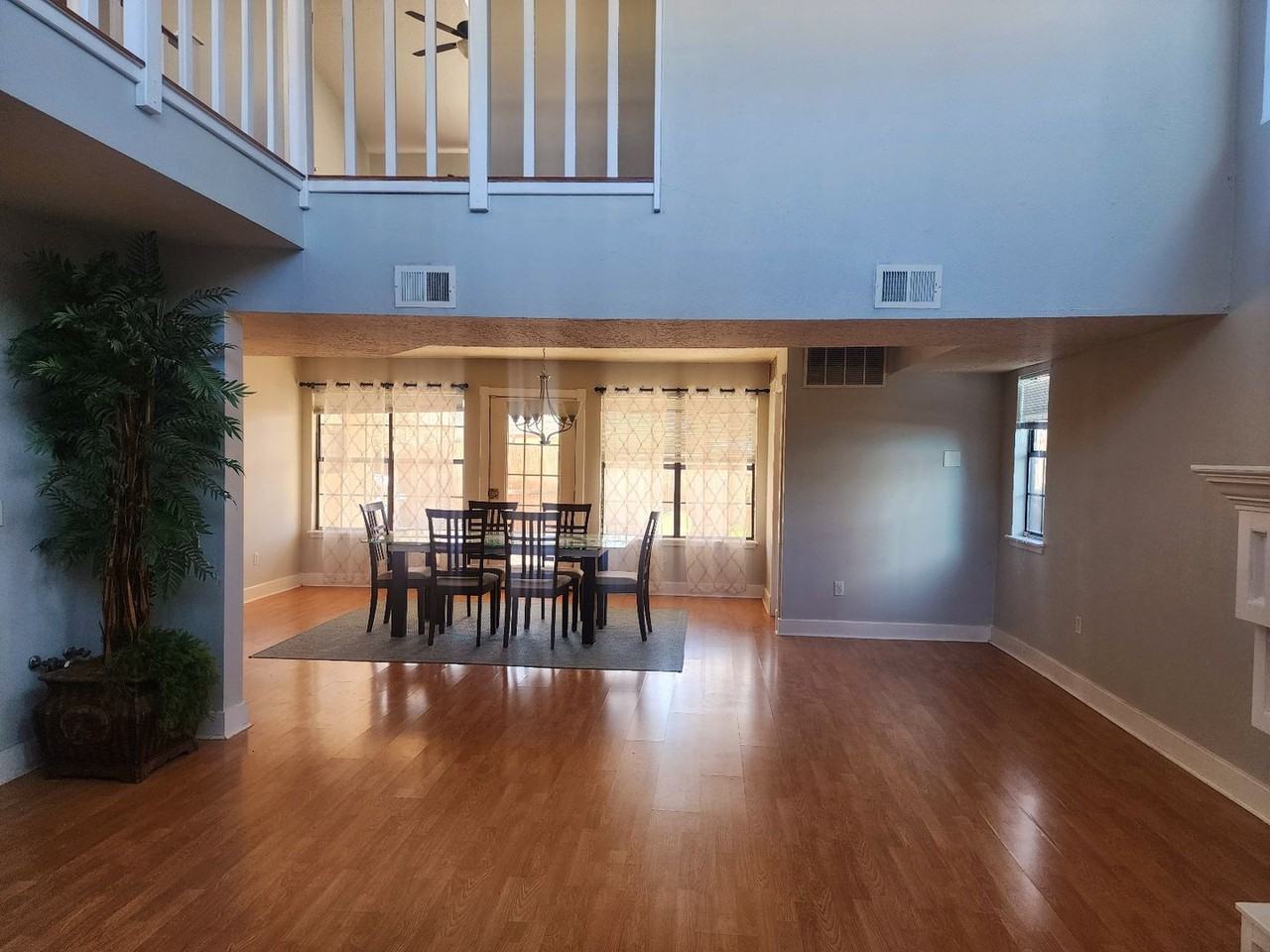 12334 Haines Ave Ne - Photo 5 of 11