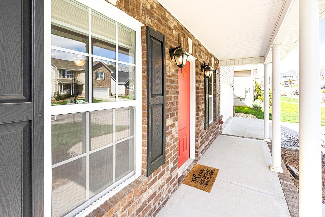 7356 Ladd Rd - Photo 2 of 28