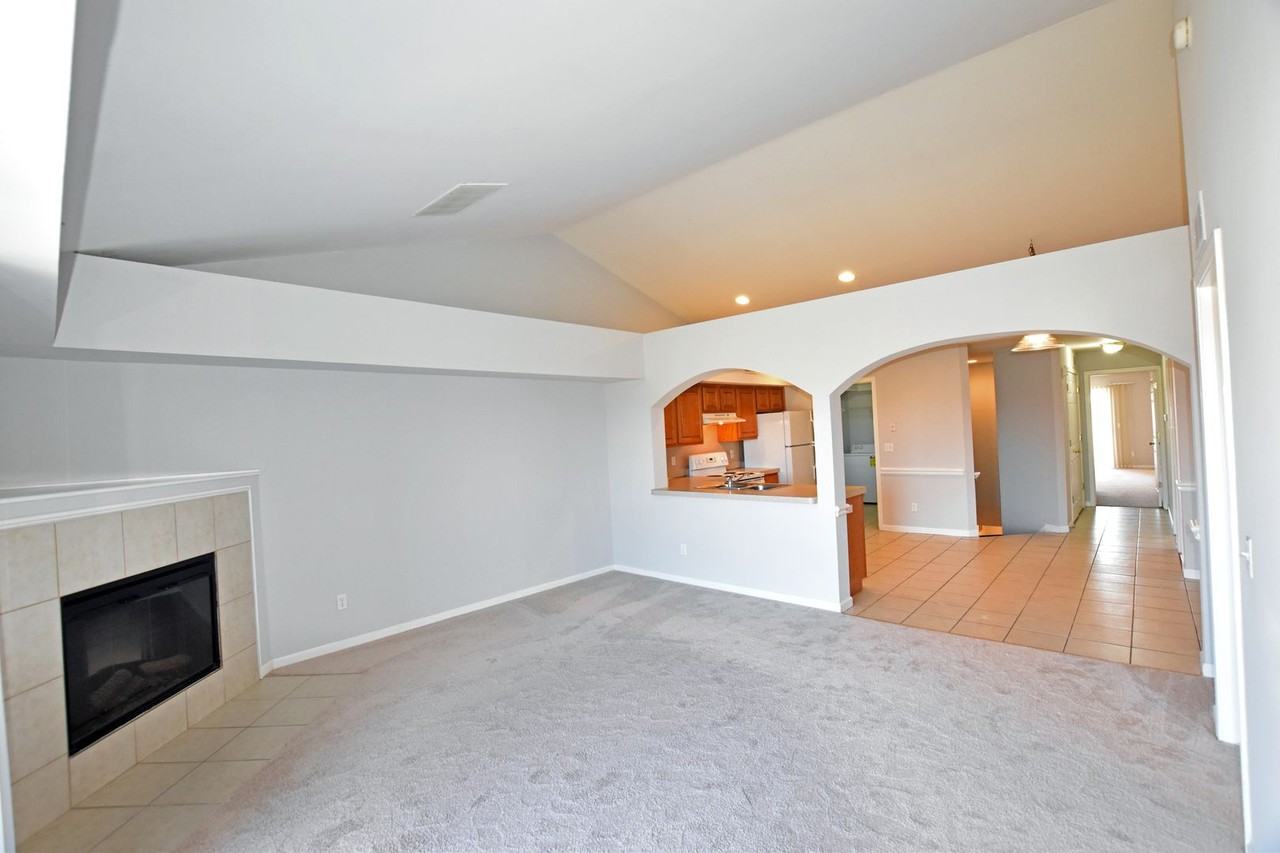 8306 N Annsbury Cir - Photo 5 of 26