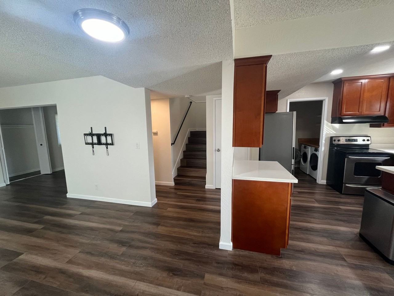5222 Greenberry Dr - Photo 3 of 25