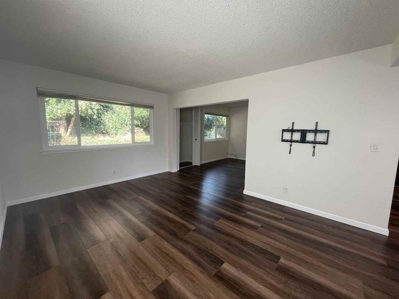 5222 Greenberry Dr - Photo 4 of 25