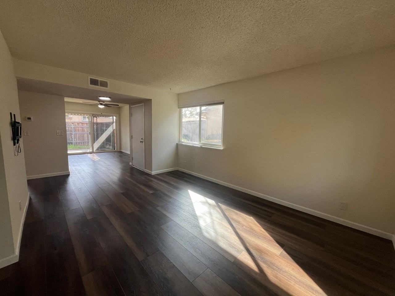 5222 Greenberry Dr - Photo 6 of 25