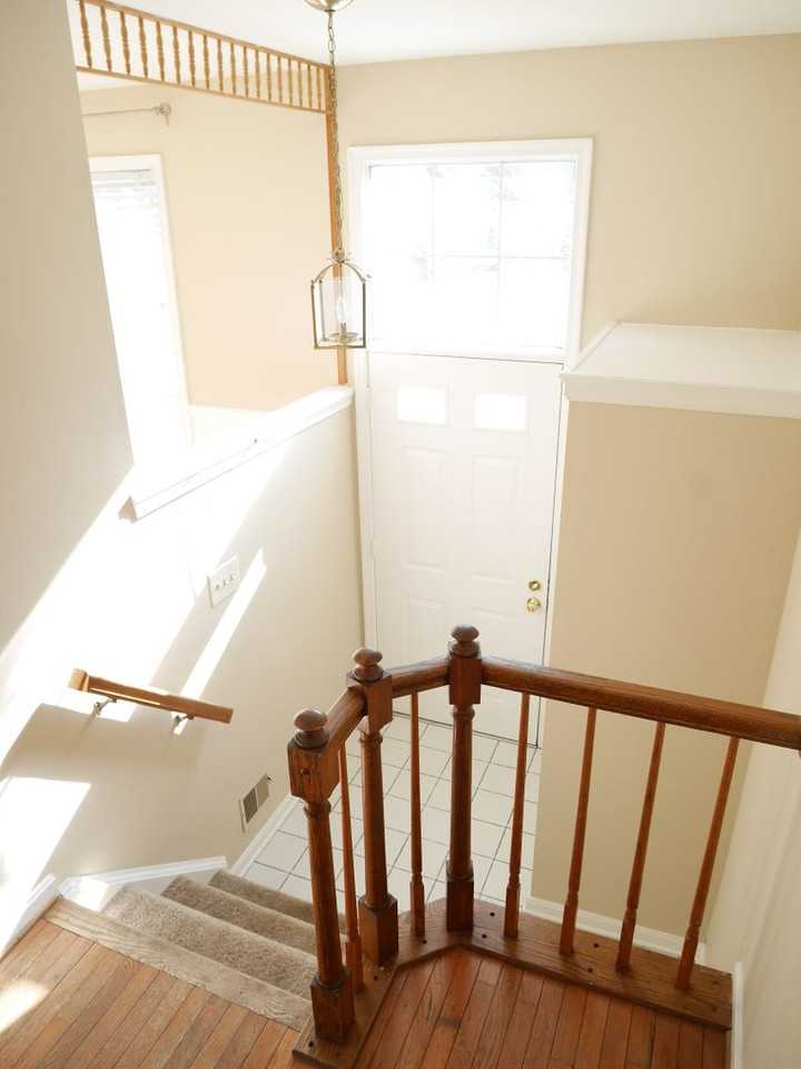 8806 Stonebrook Ln - Photo 2 of 32