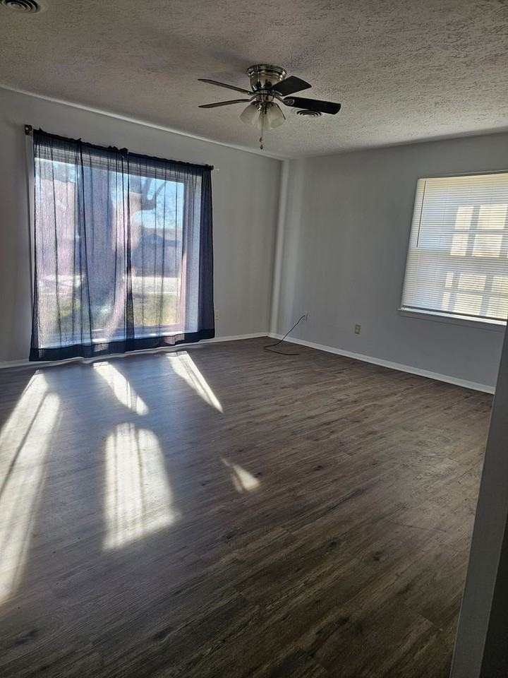 3900 Placid Pl - Photo 3 of 9