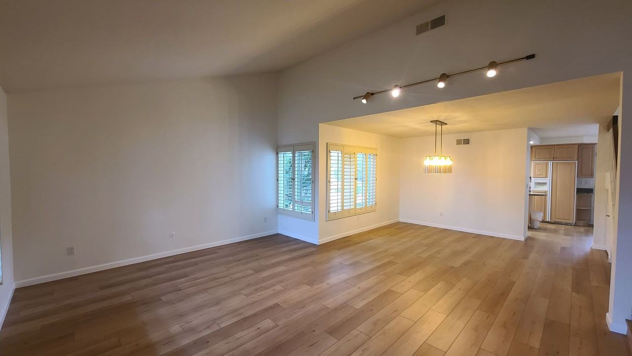 7313 Basso Ct - Photo 3 of 33