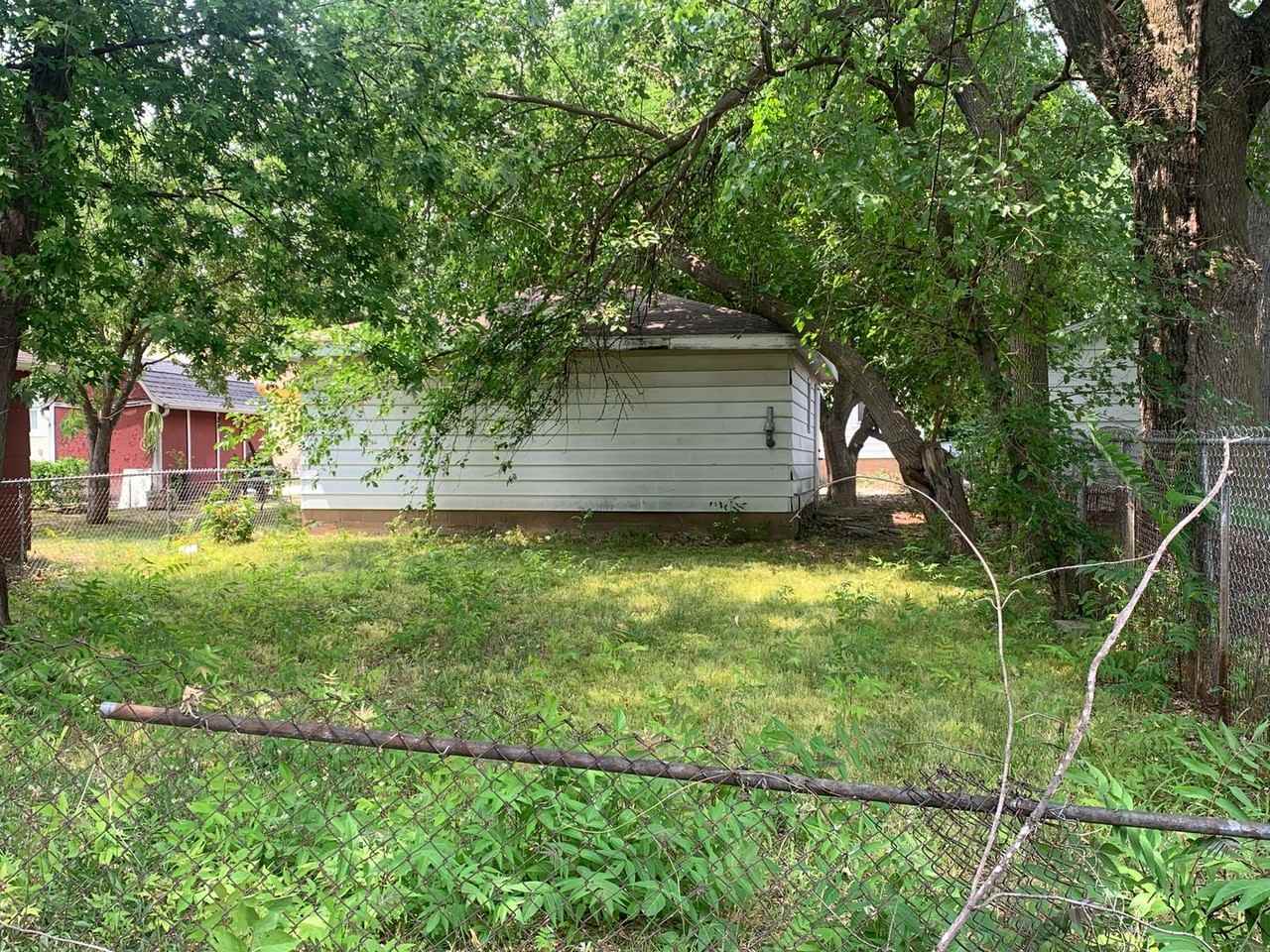 1316 Ne Jefferson Ave - Photo 3 of 10