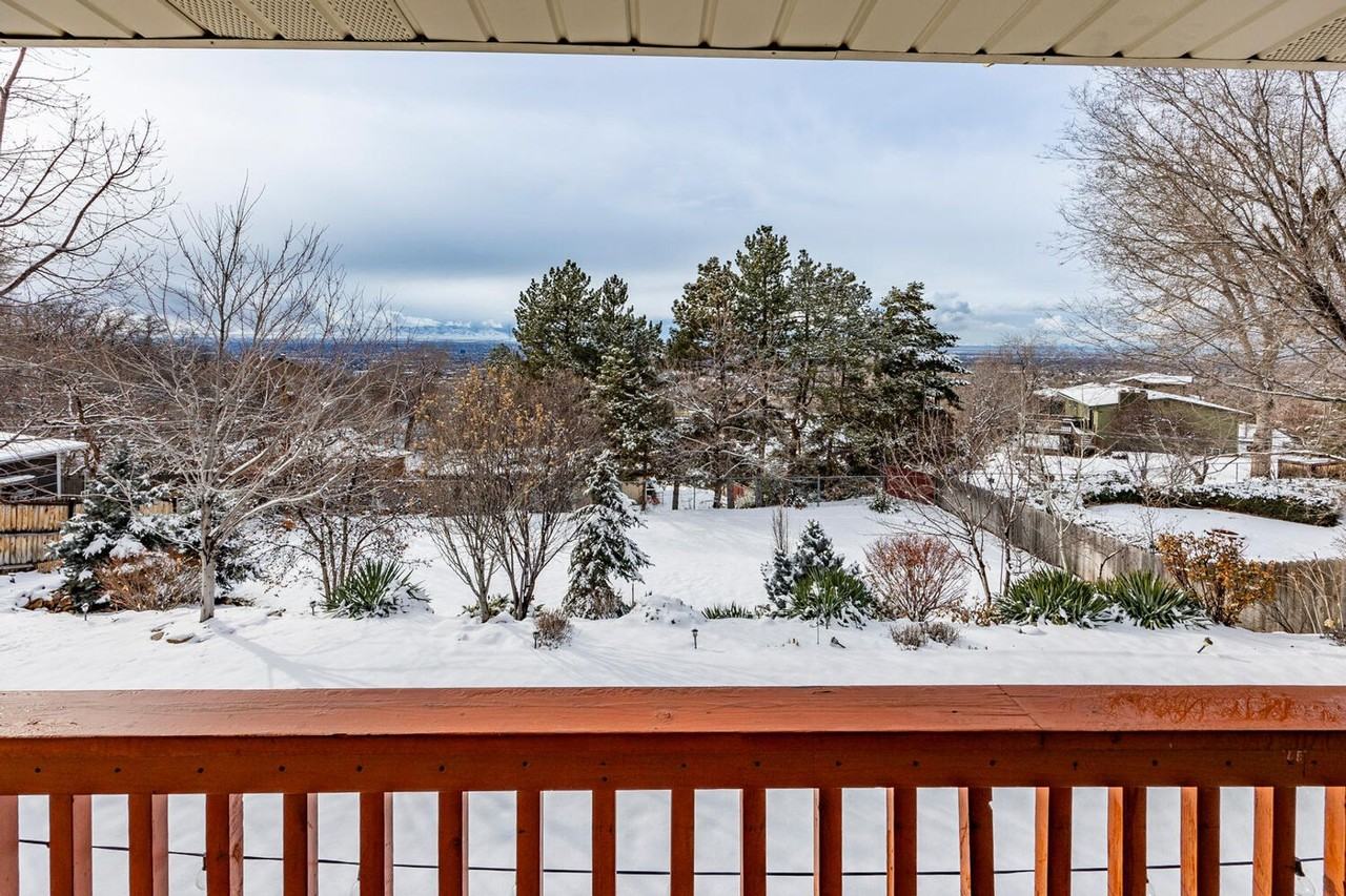 4590 S Westview Dr - Photo 3 of 29