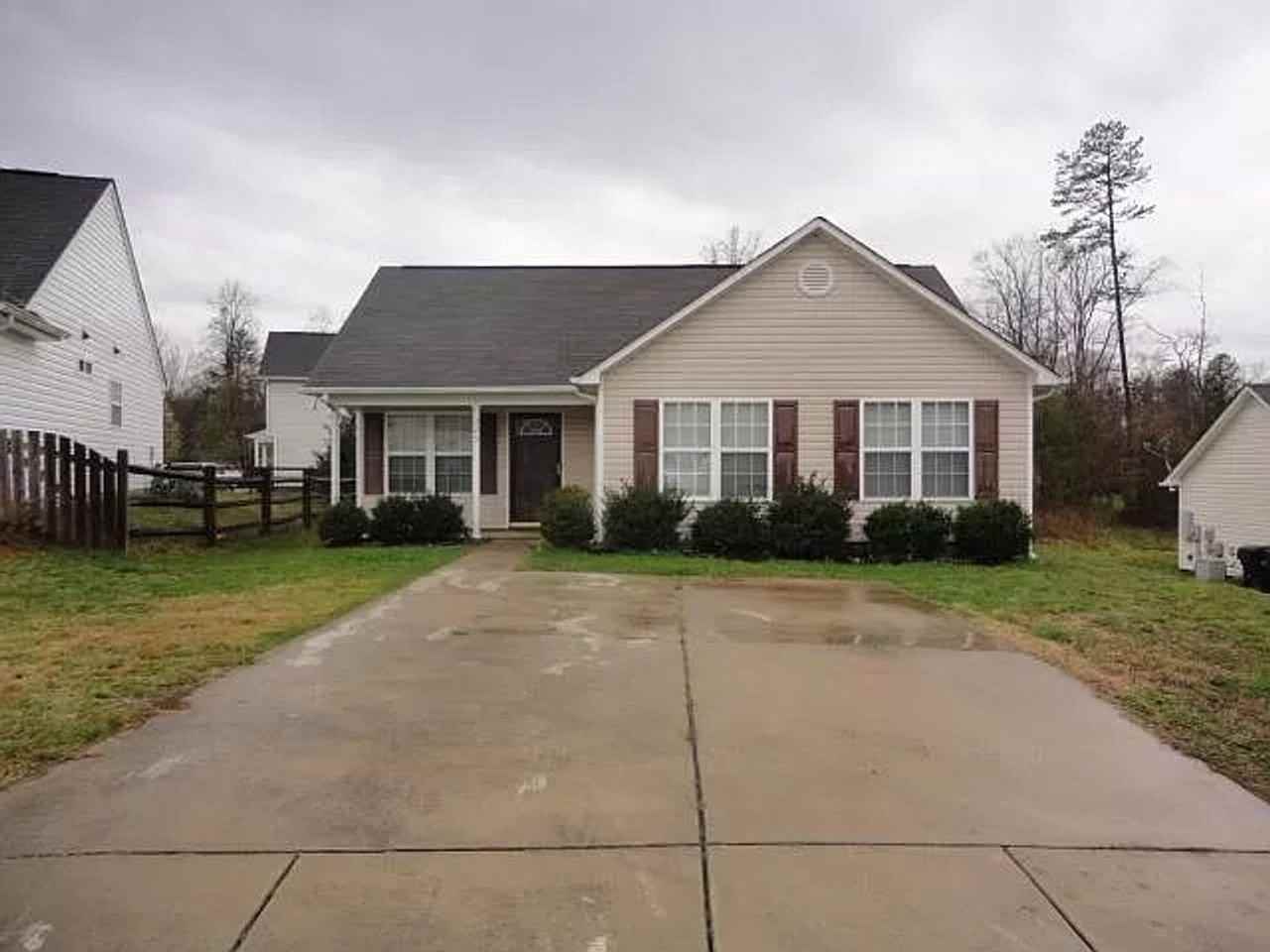 1325 Bells Knox Rd - Photo 2 of 39