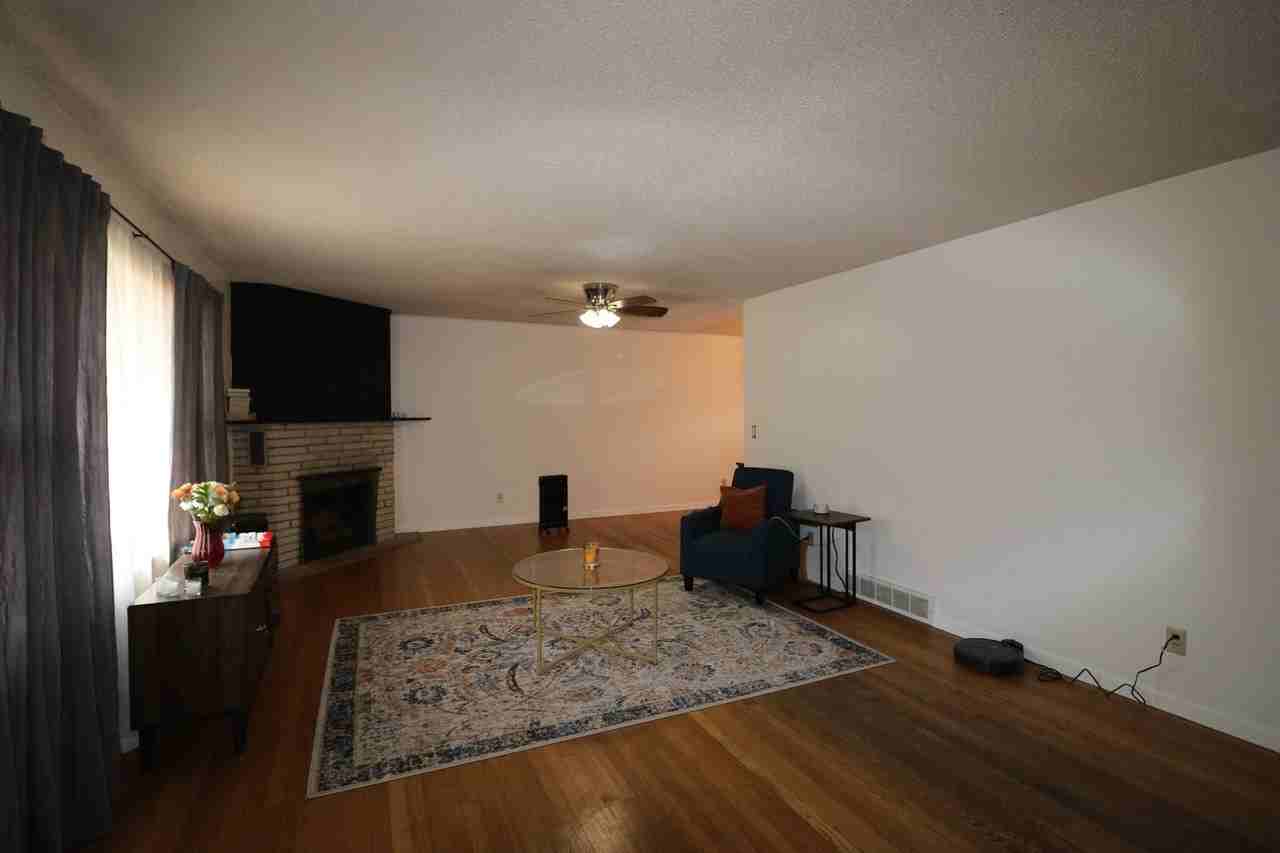 324 N Delaware Ave - Photo 2 of 21