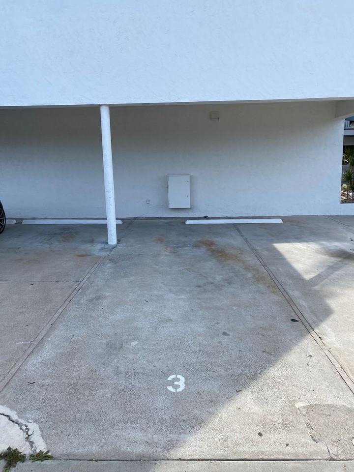 2101 Dale St - Photo 6 of 12