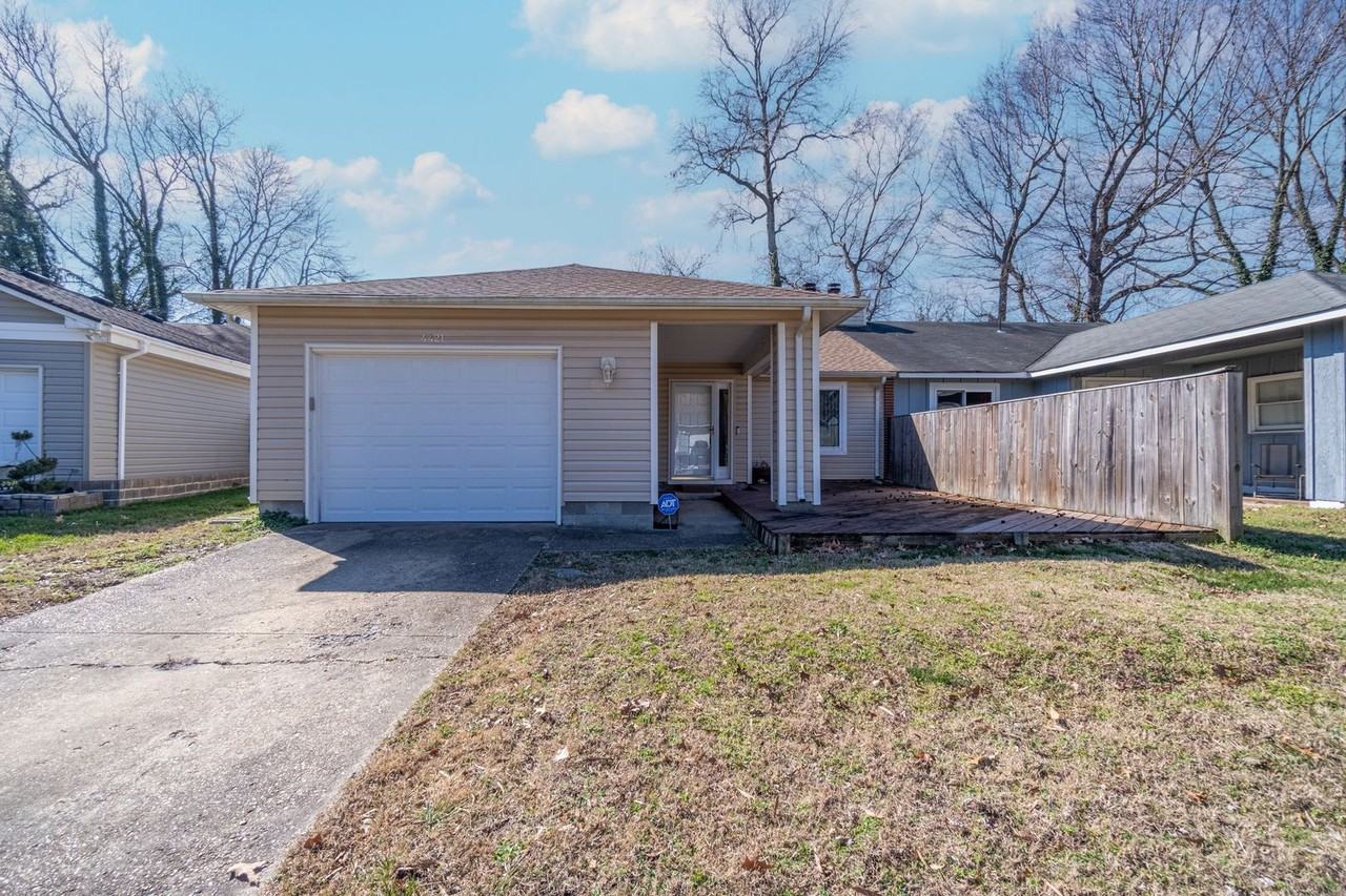 4421 Smokey Lake Dr - Photo 2 of 26