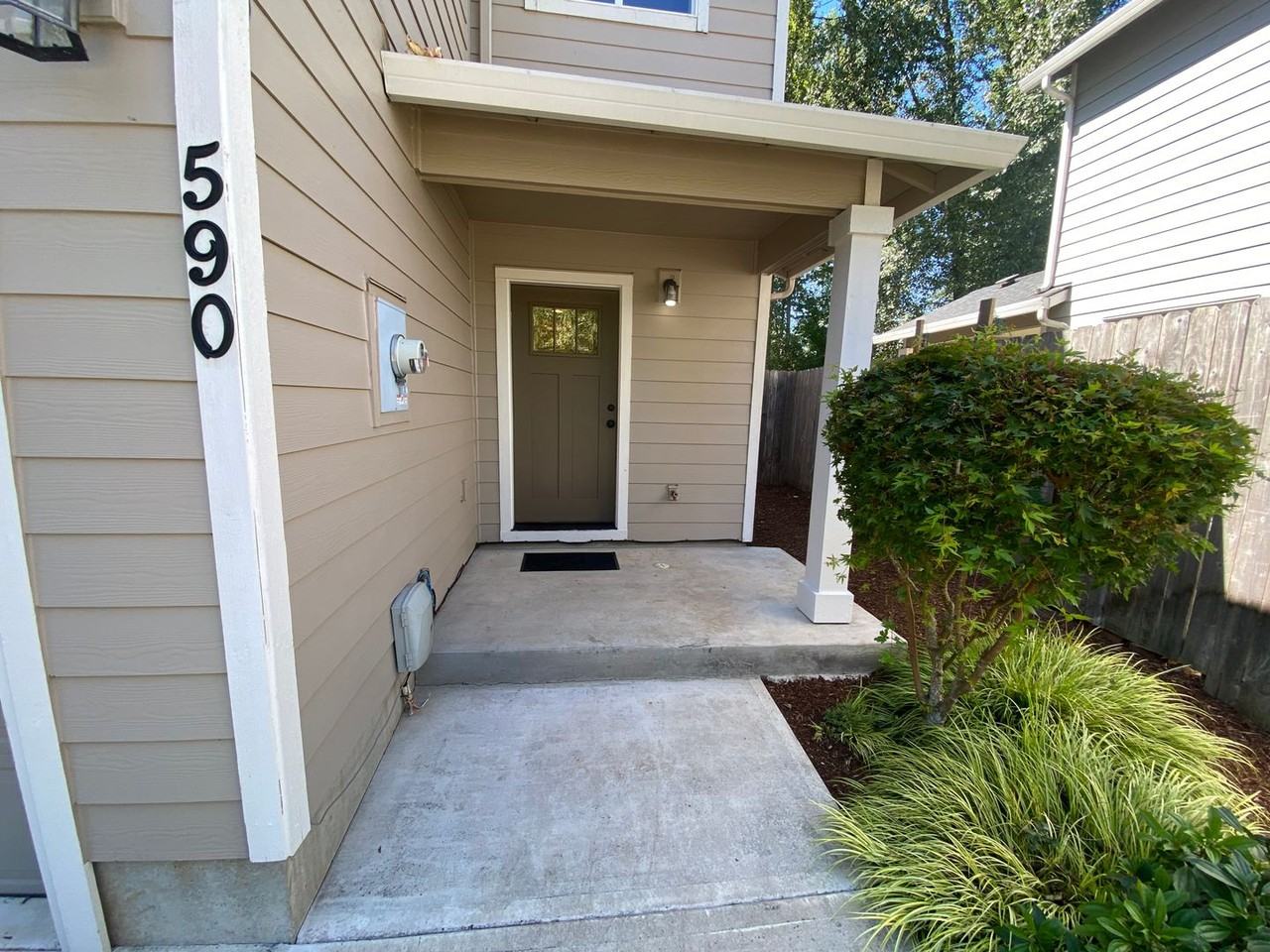 590 April Ct - Photo 3 of 39
