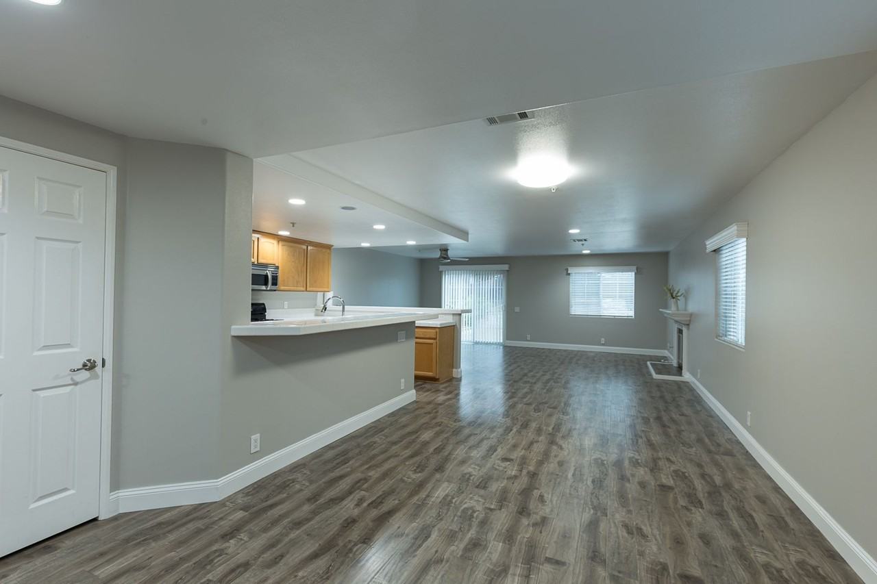 4953 Dunes St - Photo 3 of 18