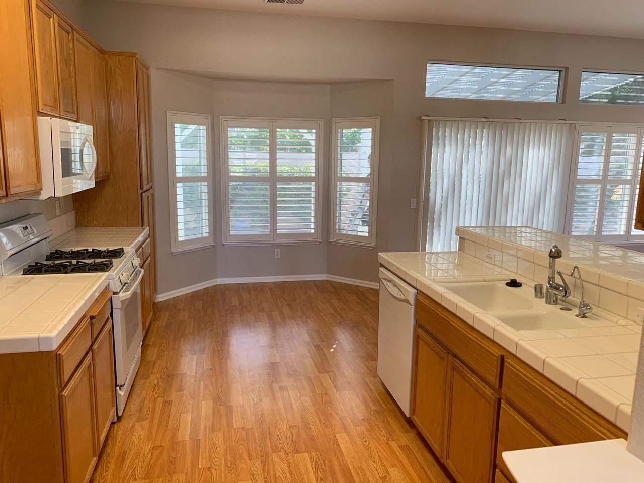 1600 Jubilee Dr - Photo 5 of 18
