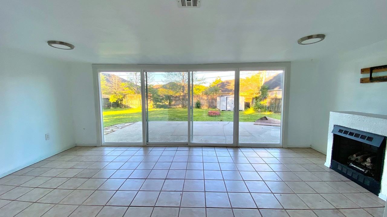 2265 E Contour Dr - Photo 2 of 11