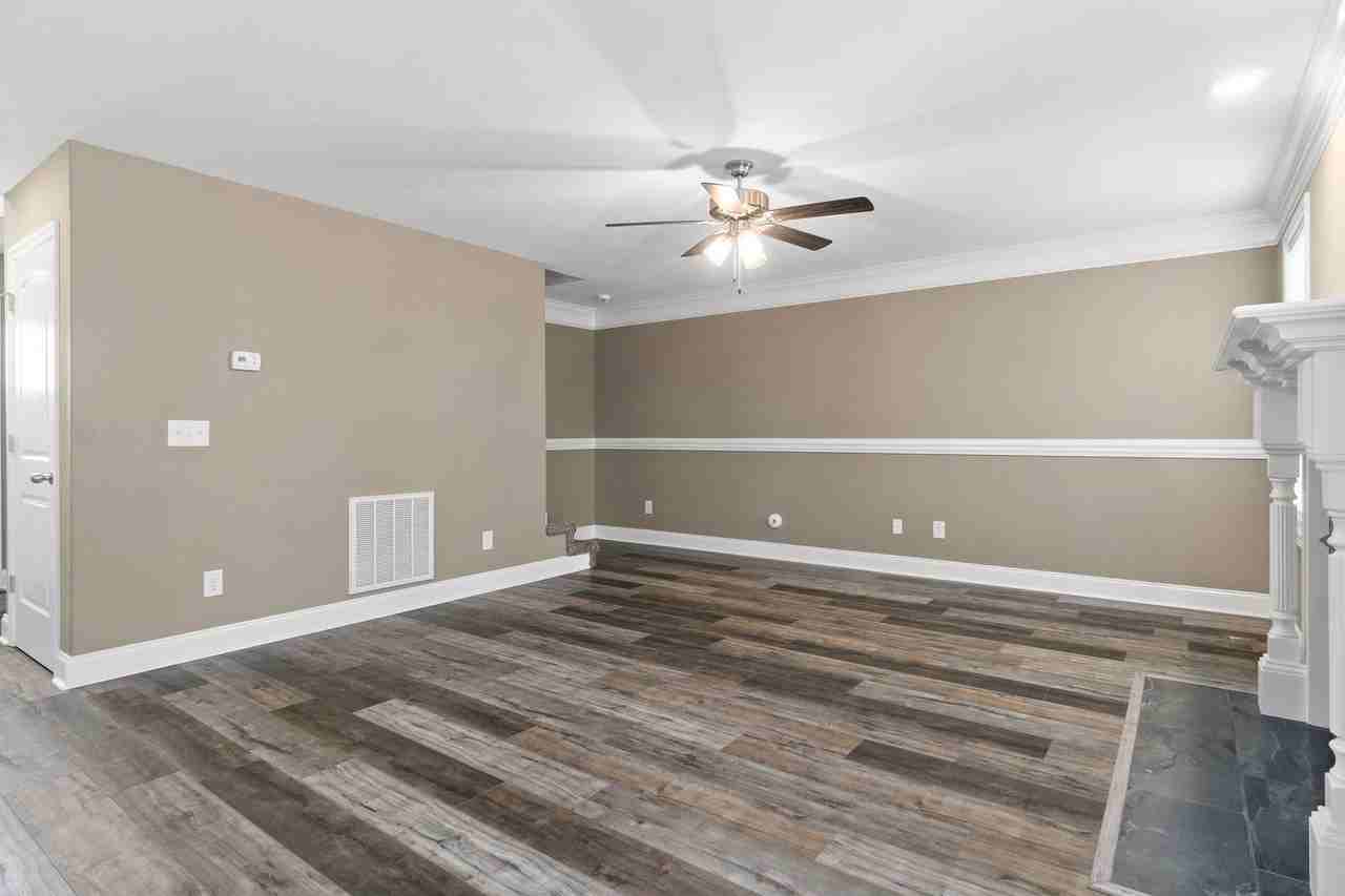 1860 Rains Rd - Photo 7 of 31
