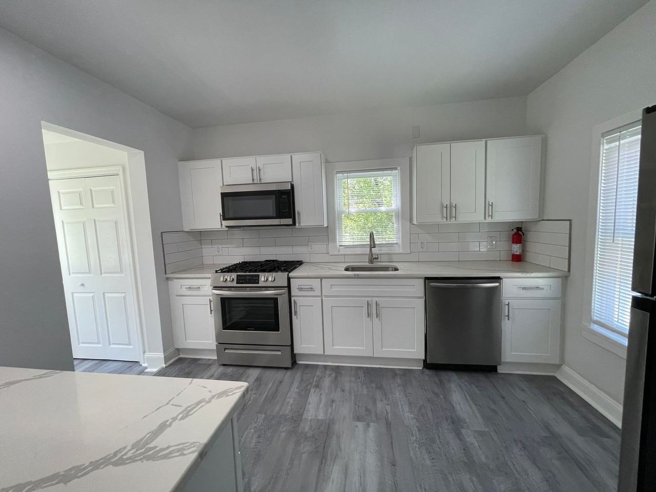 830 Montclair Ave - Photo 3 of 11