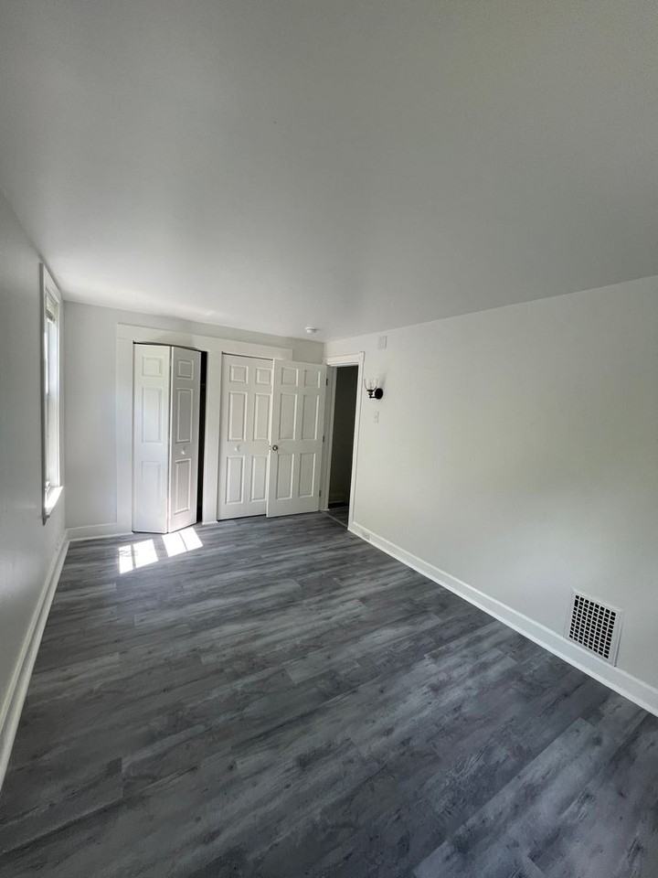 830 Montclair Ave - Photo 6 of 11