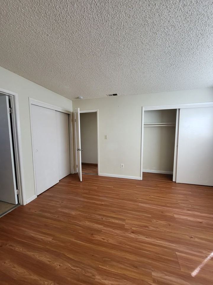 5514 Seyferth Way - Photo 6 of 9