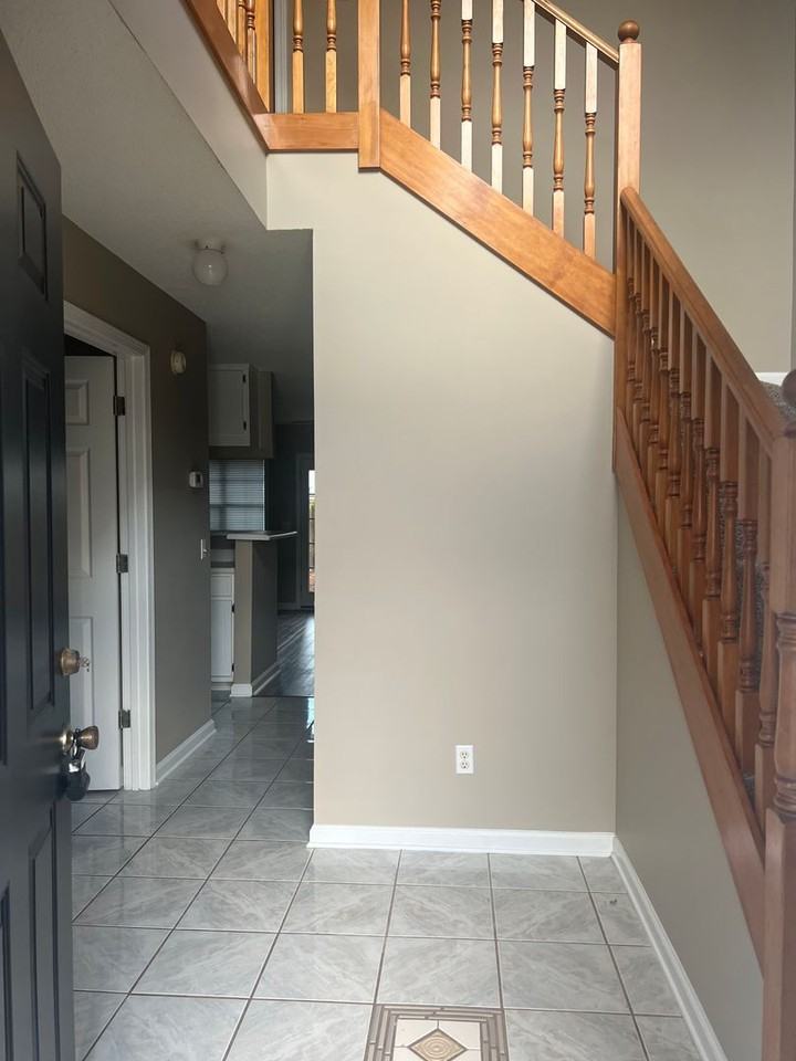 114 Commons Dr - Photo 2 of 16