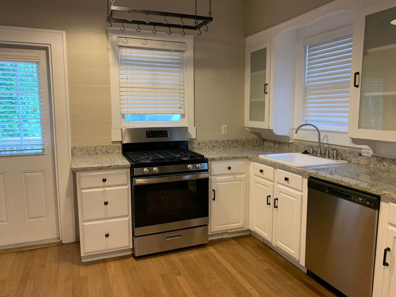509 Terrace Dr - Photo 3 of 11