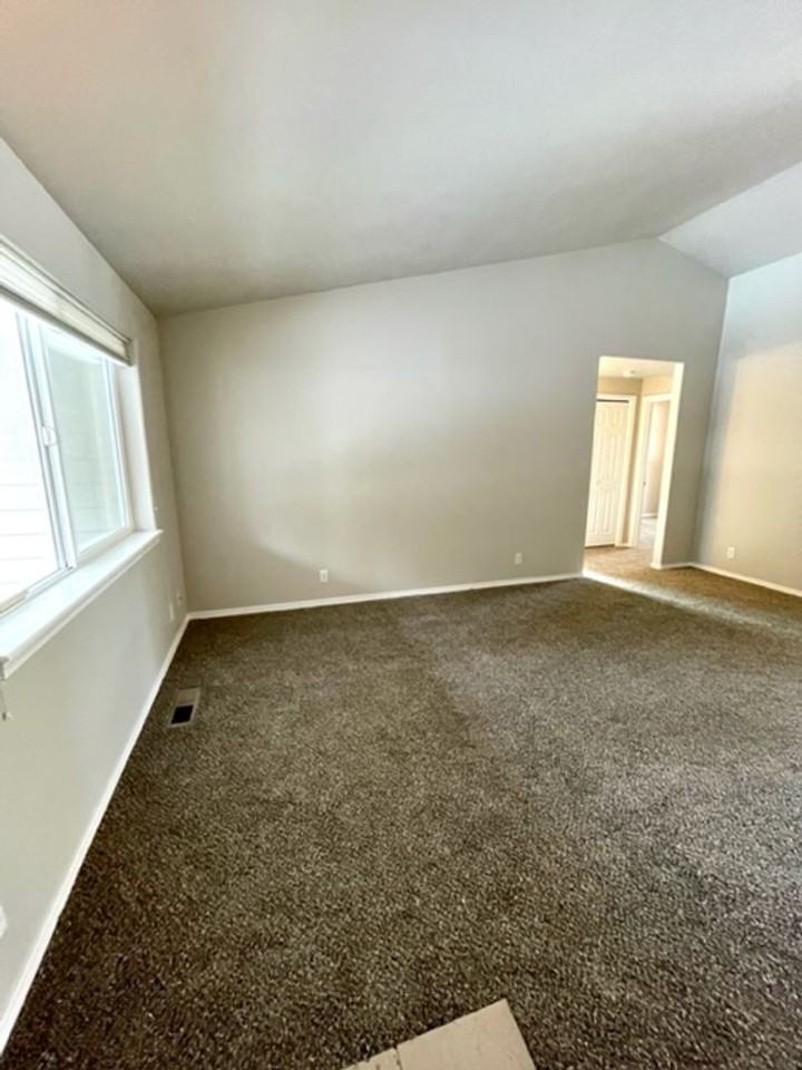 1157 Sw Silver Lake Blvd - Photo 4 of 23