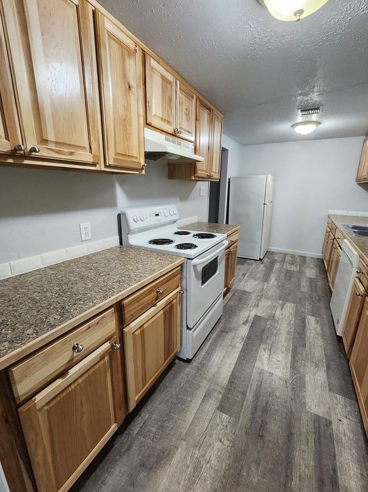 461 Lone Oak Ave - Photo 5 of 19