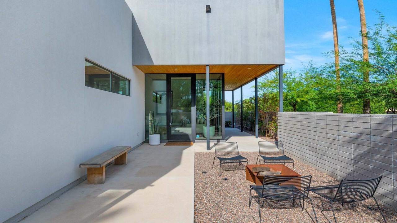 10195 E Cactus Rd - Photo 2 of 34