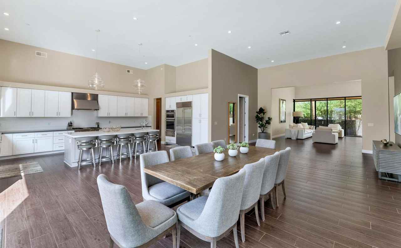 10195 E Cactus Rd - Photo 6 of 34