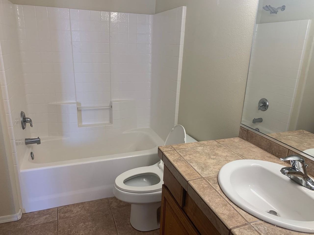 3470 Kearsage Dr - Photo 2 of 37