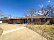 1204 Williamsburg Dr - Photo 1 of 1