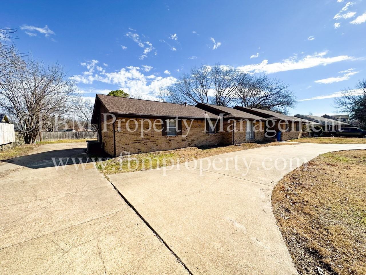 1204 Williamsburg Dr - Photo 3 of 34