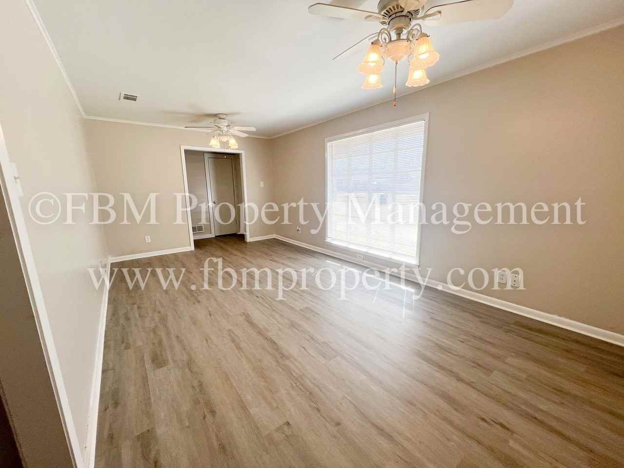 1204 Williamsburg Dr - Photo 4 of 34