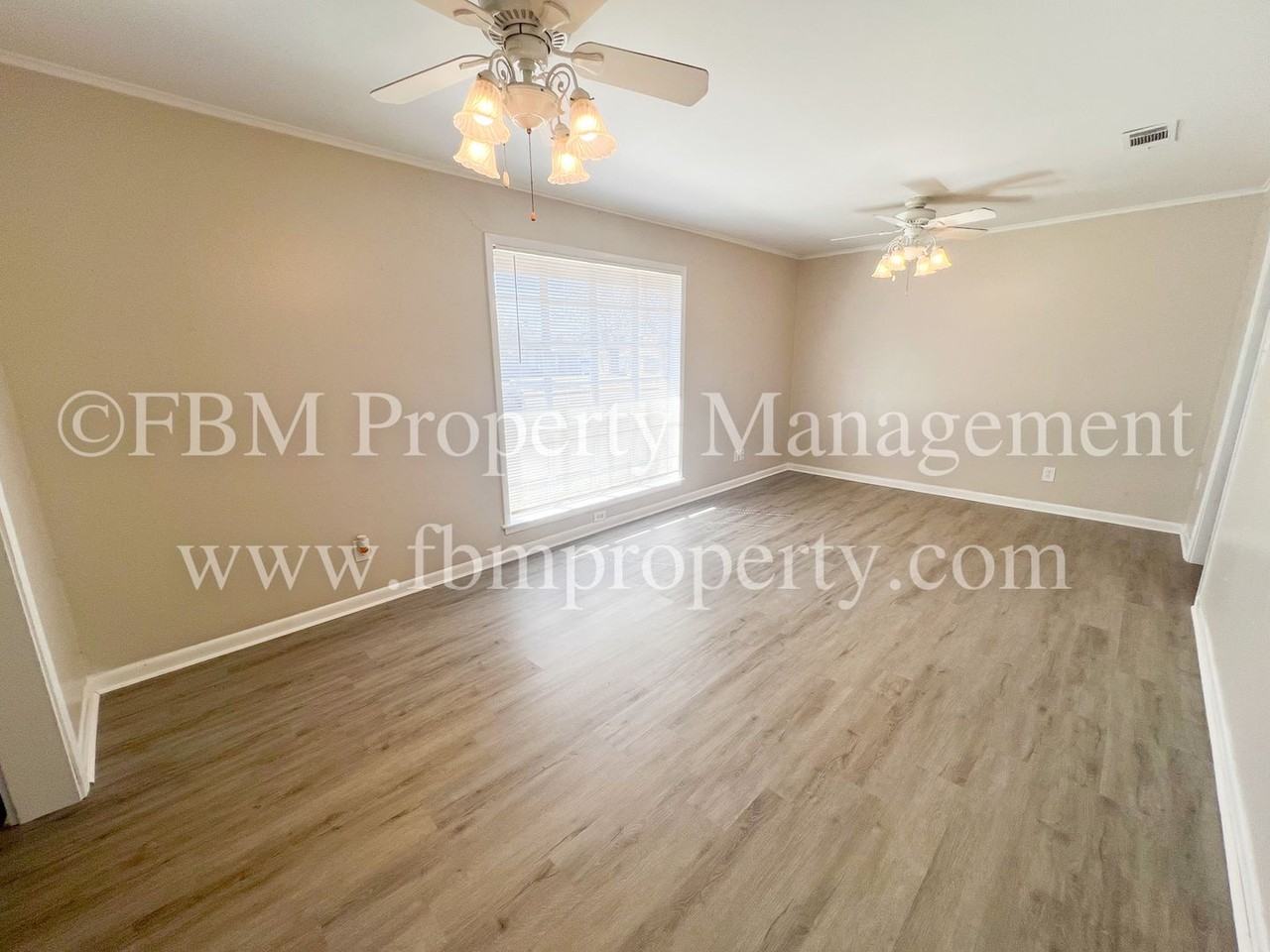 1204 Williamsburg Dr - Photo 5 of 34