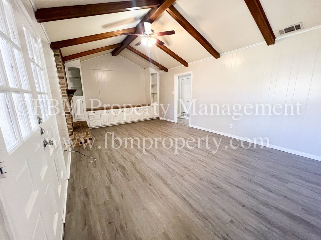 1204 Williamsburg Dr - Photo 6 of 34