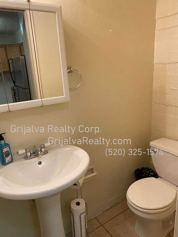 931 N Euclid Ave #122 - Photo 6 of 18