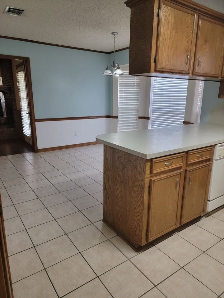 1801 Andy Cir - Photo 4 of 31