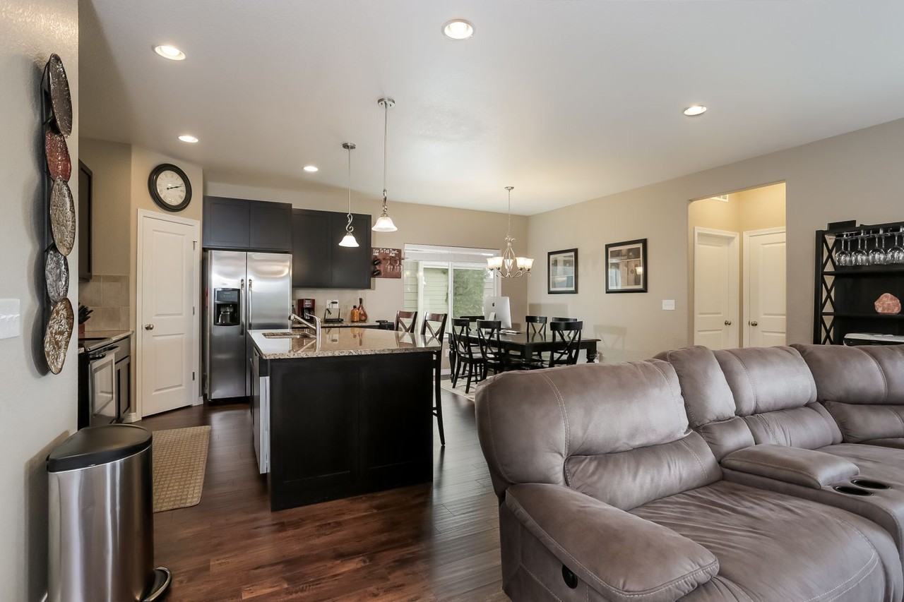 2851 Breton Way - Photo 6 of 38