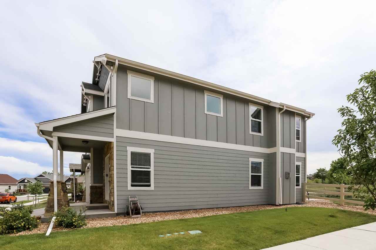 2851 Breton Way - Photo 2 of 38