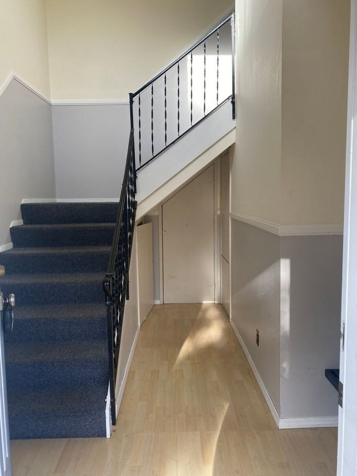 155 Oregon Ave - Photo 3 of 13