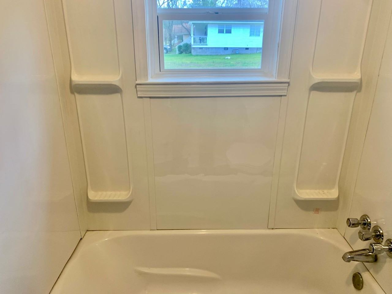 1069 Flint Hill St - Photo 2 of 12