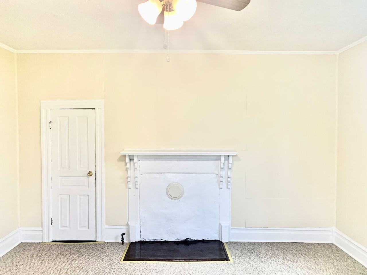 1069 Flint Hill St - Photo 4 of 12
